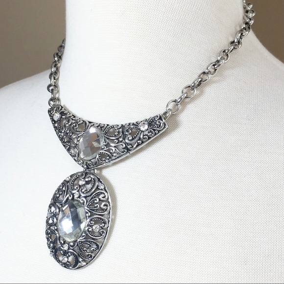 Chunky Statement Silver Bling Necklace Earring Set - Picture 3 of 3